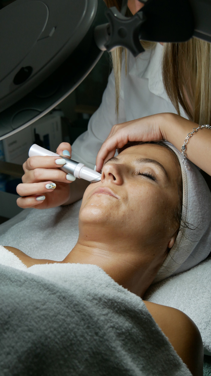 Limpieza facial AQUA